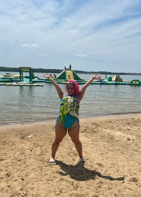 Harlee Queeni pornstar hd image