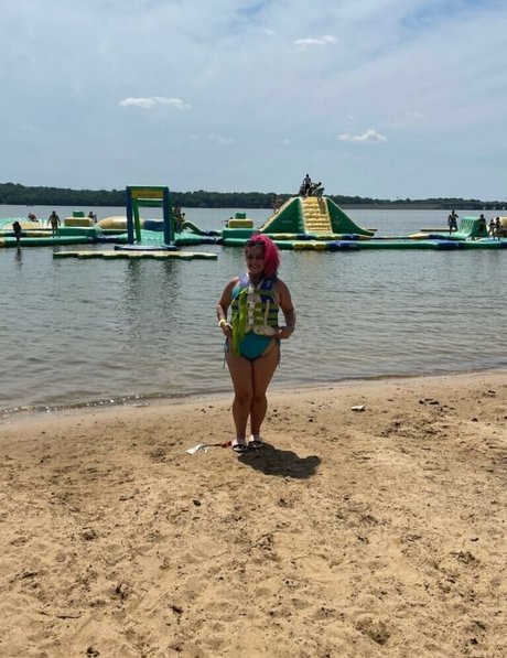 Harlee Queeni sexy model galleries