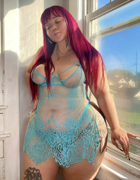 MamiTinkk star erotic galleries