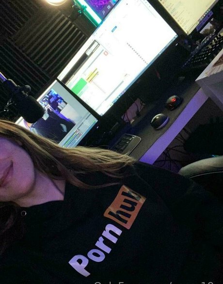 die webcam sarah hot actress photos