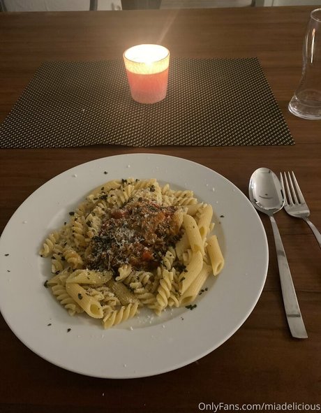 miadelicious pornographic star pics