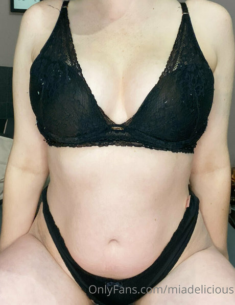 miadelicious star pornographic img