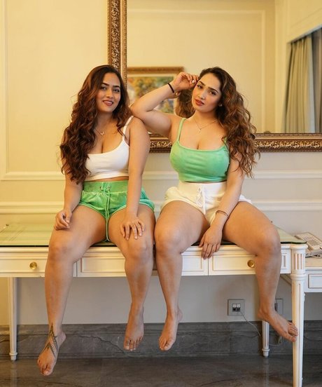 Aditi Mistry pornstar sexy photos