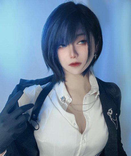 Aveline Tetsuya nude model archive