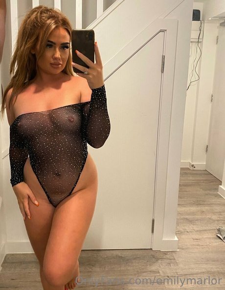 Emily Marlor hot model gallery