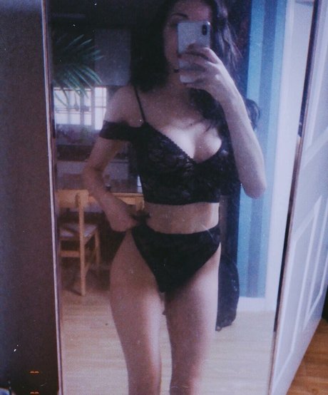 moonstreuxx pornstar sexy archive