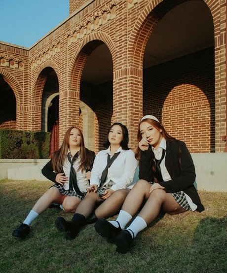 Valentine Thao model pictures