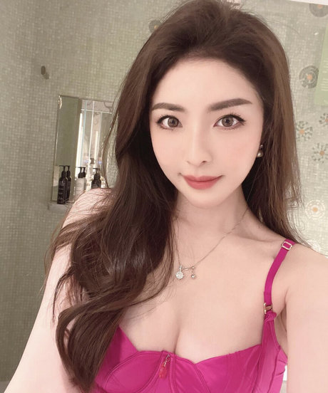 Chantalebelle hot model pic