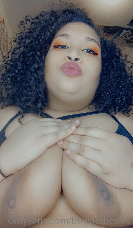 bbwamberlve nude model pic