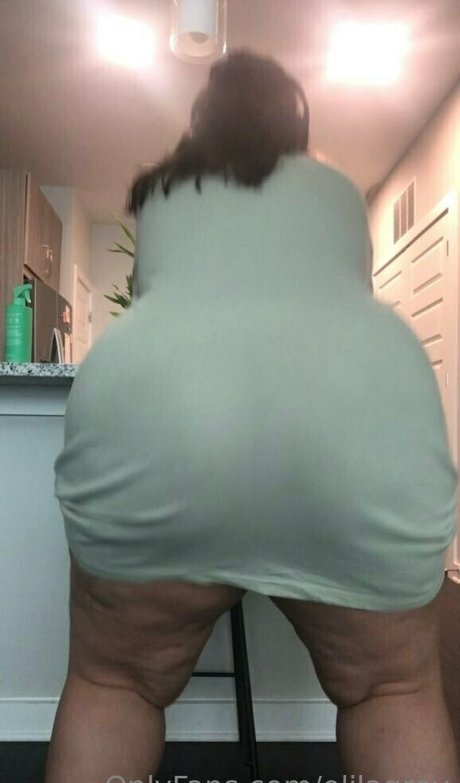 olilagrey pretty model image