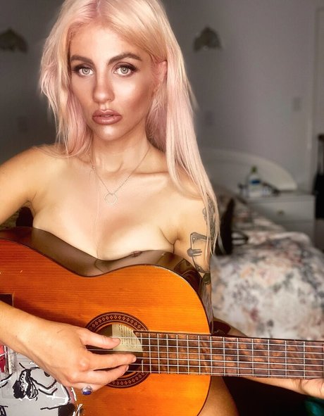 Booka Nile exclusive model picture