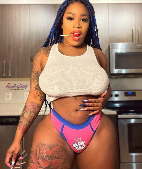 phattgirlcoco model sex picture