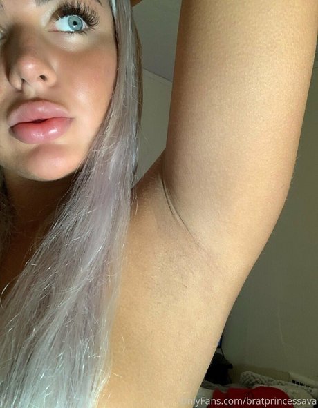 bratprincessava hot pornstar img