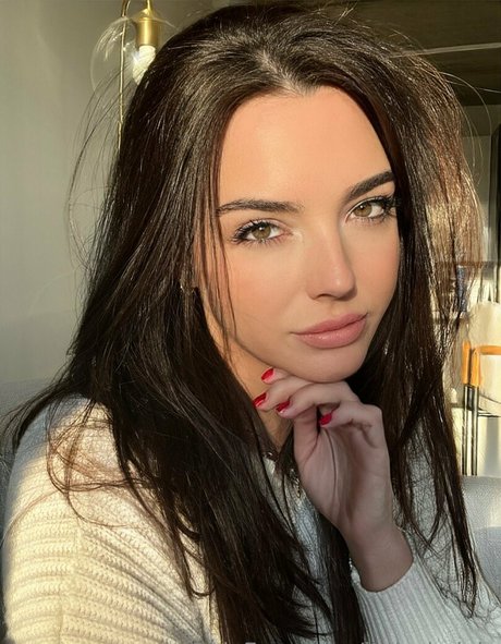 lyricsbylyla Profile pic