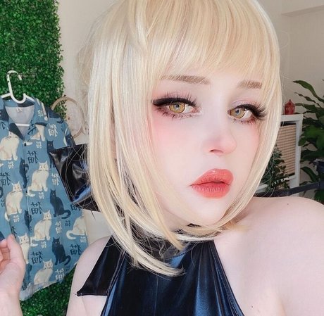 Anzujaamu sexy pornstar pics