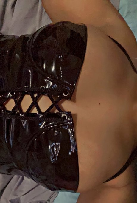 itsterrbear pretty actress photo