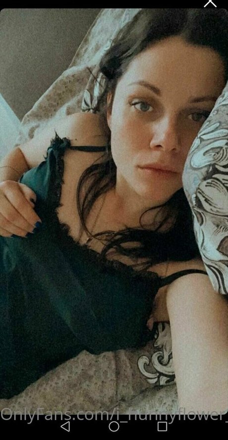 swee tstrawberry star exclusive images