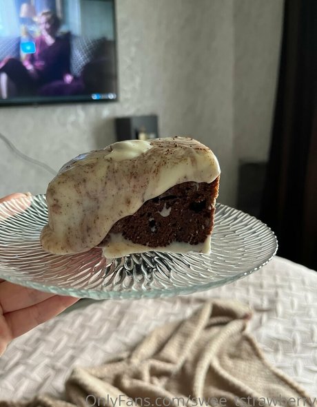 swee tstrawberry hd actress image