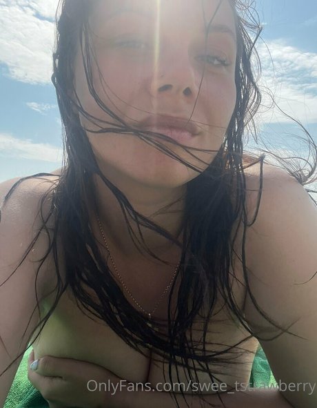 swee tstrawberry exclusive model archive