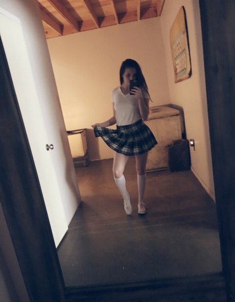 Casey Calvert perfect actress photo