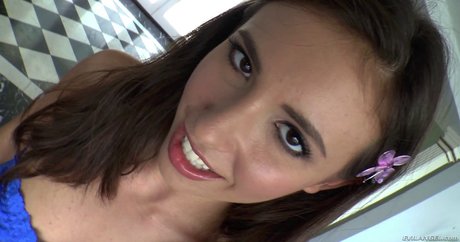 Casey Calvert pretty actress photo