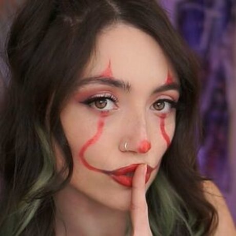 Skyytea model sexy galleries