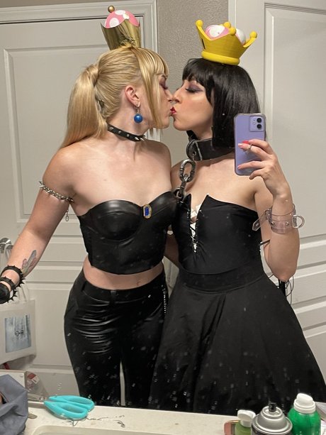 Claire Max model xxx photo