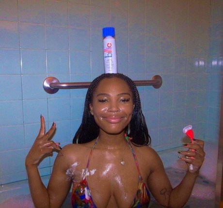 Quenlin Blackwell model nude photos