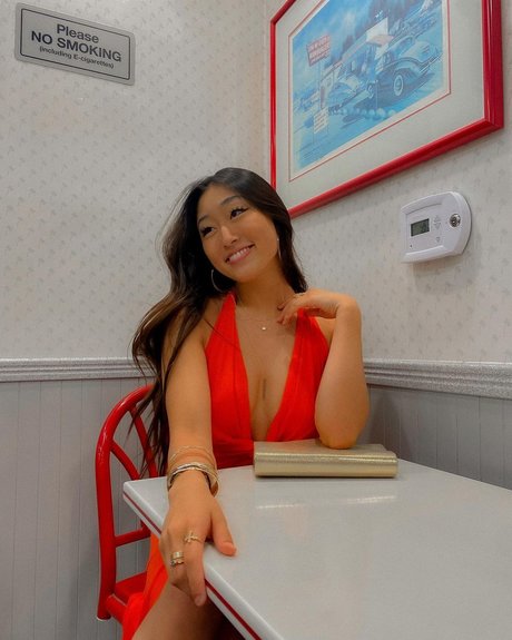 Paige Taylor erotic star img