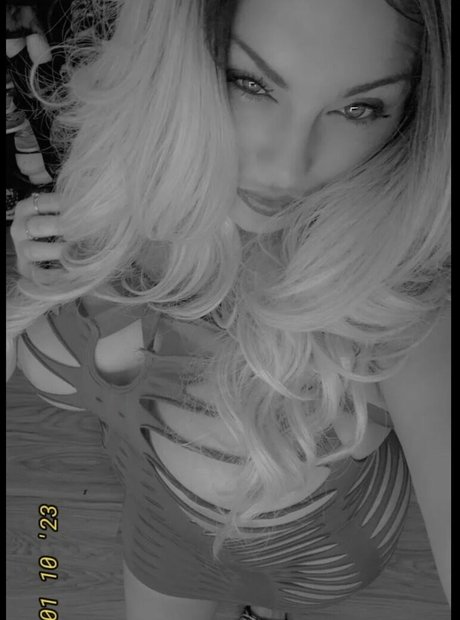 Dazzle Diva model porn picture