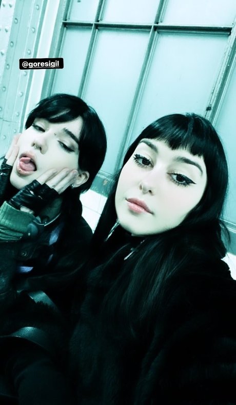 Arielle Maxine nice actress photo