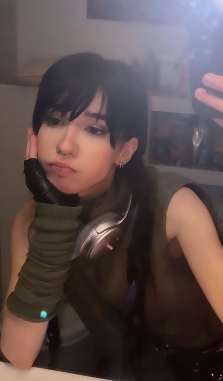 young onlyfans exclusive pics