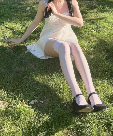 Arielle Maxine exclusive actress img