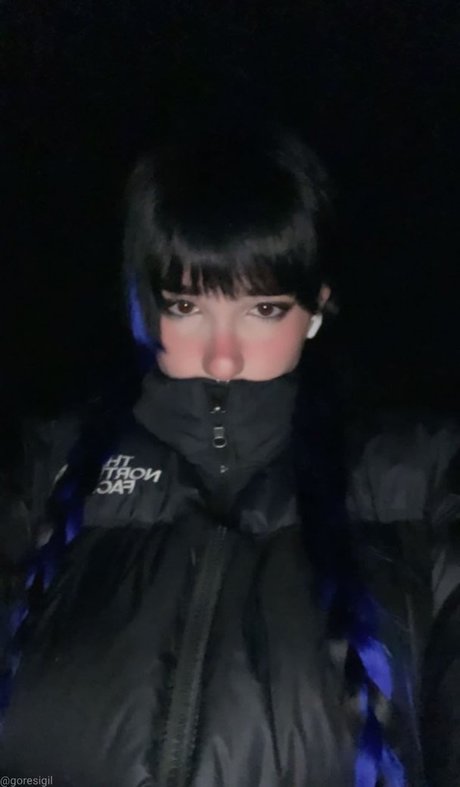 Arielle Maxine nude star pictures