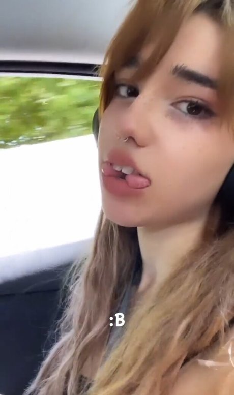 Arielle Maxine nice star photos