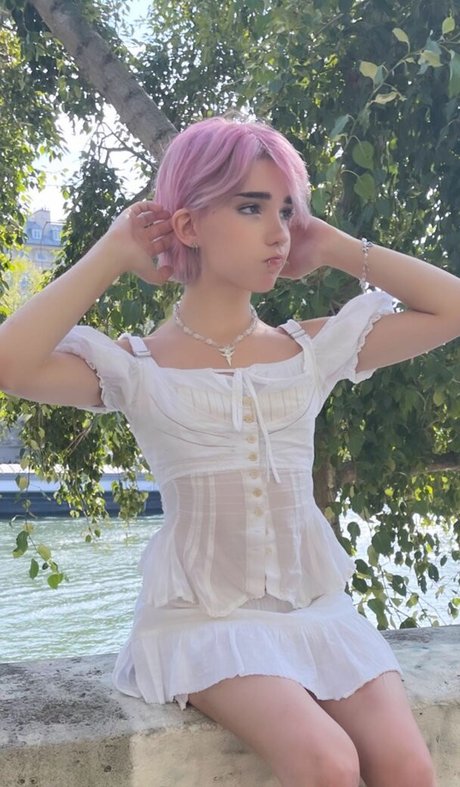 Arielle Maxine xxx pornstar photos