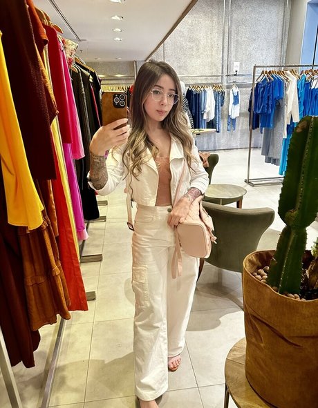 Sunsetgaia ASMR erotic model pictures