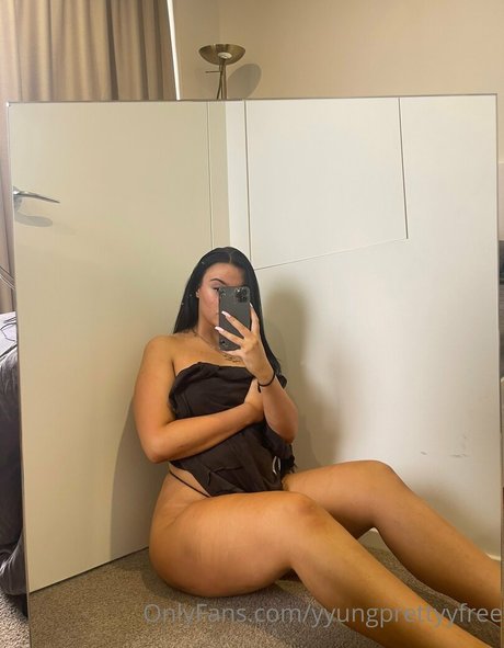 Katana Grey exclusive pornstar photos