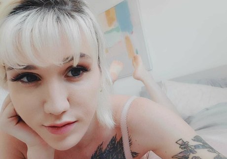 lenamoonxo model sex galleries