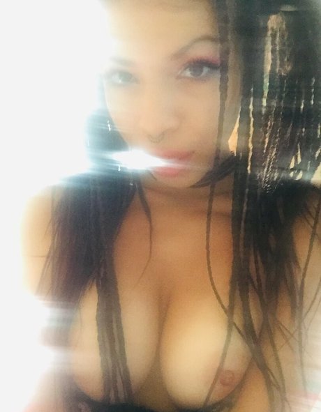 lolaqueencobra naked actress pic