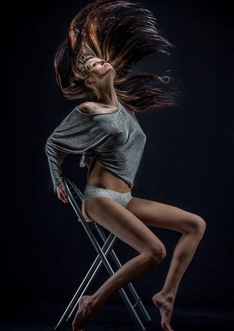 Sandra F_ nude model gallery