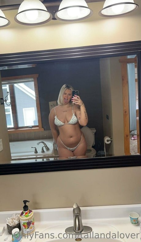 tallandalover model erotic pictures