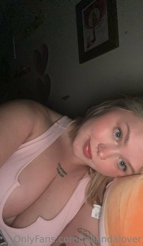 tallandalover model nude photo