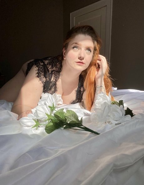 ivydelacourte top actress gallery