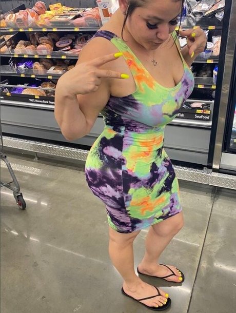 Bad Mom In Real Estate erotic model images