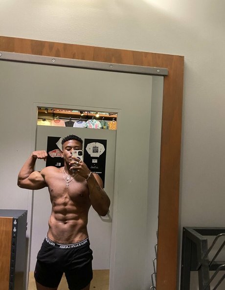 prettyskinboi adult actress image