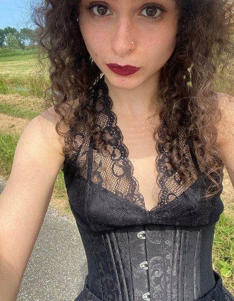 kittydawsonfree hd star images