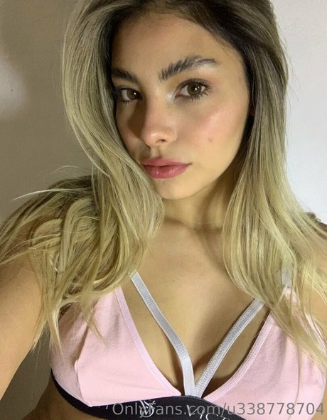 kendallbelmont model hot image