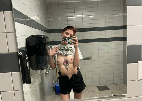 ryan rainn nudes actress pictures