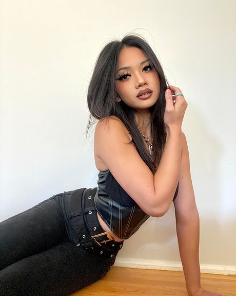 Nikkittran sexy model archive